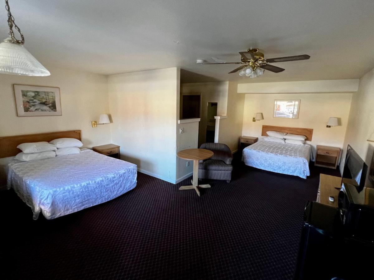 Rodeway Inn Уиннемакка Экстерьер фото