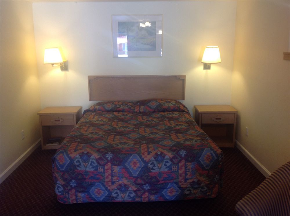 Rodeway Inn Уиннемакка Экстерьер фото