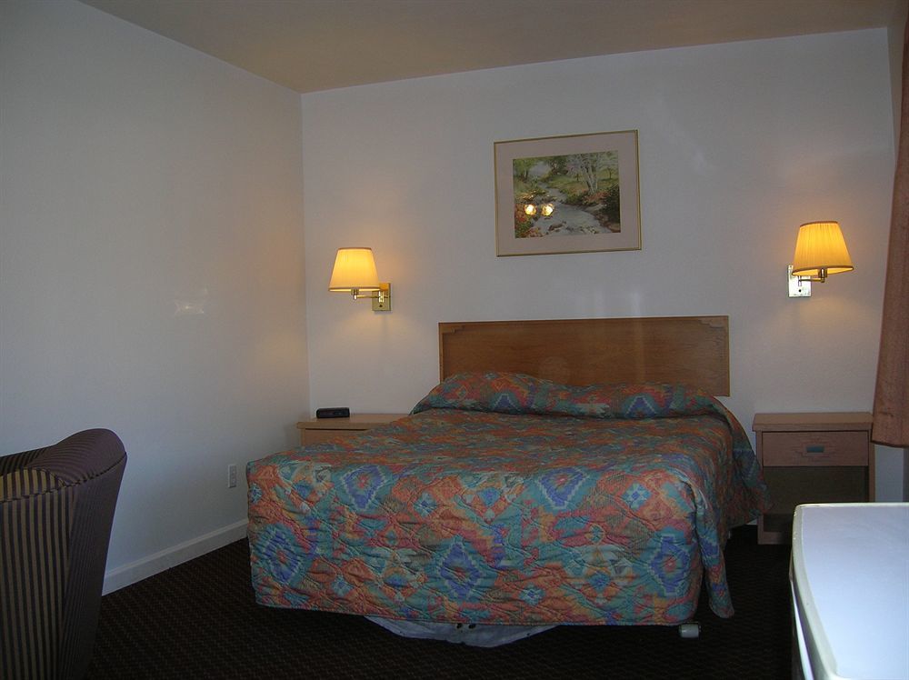 Rodeway Inn Уиннемакка Экстерьер фото