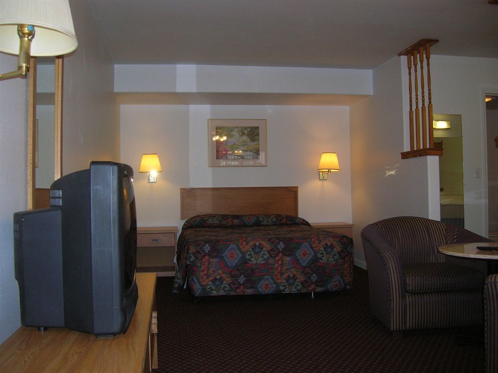 Rodeway Inn Уиннемакка Экстерьер фото